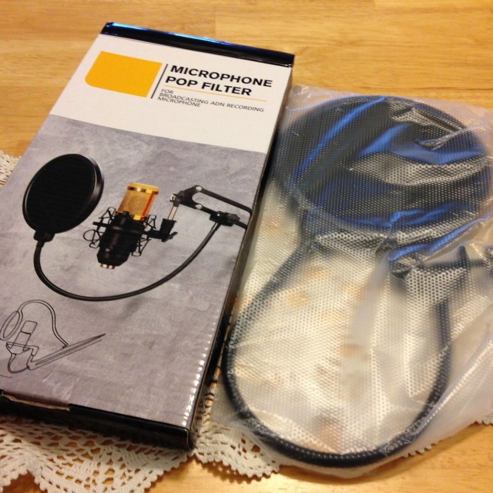 Microphone Pop Filter - new - reduces pops on certain letters for better…